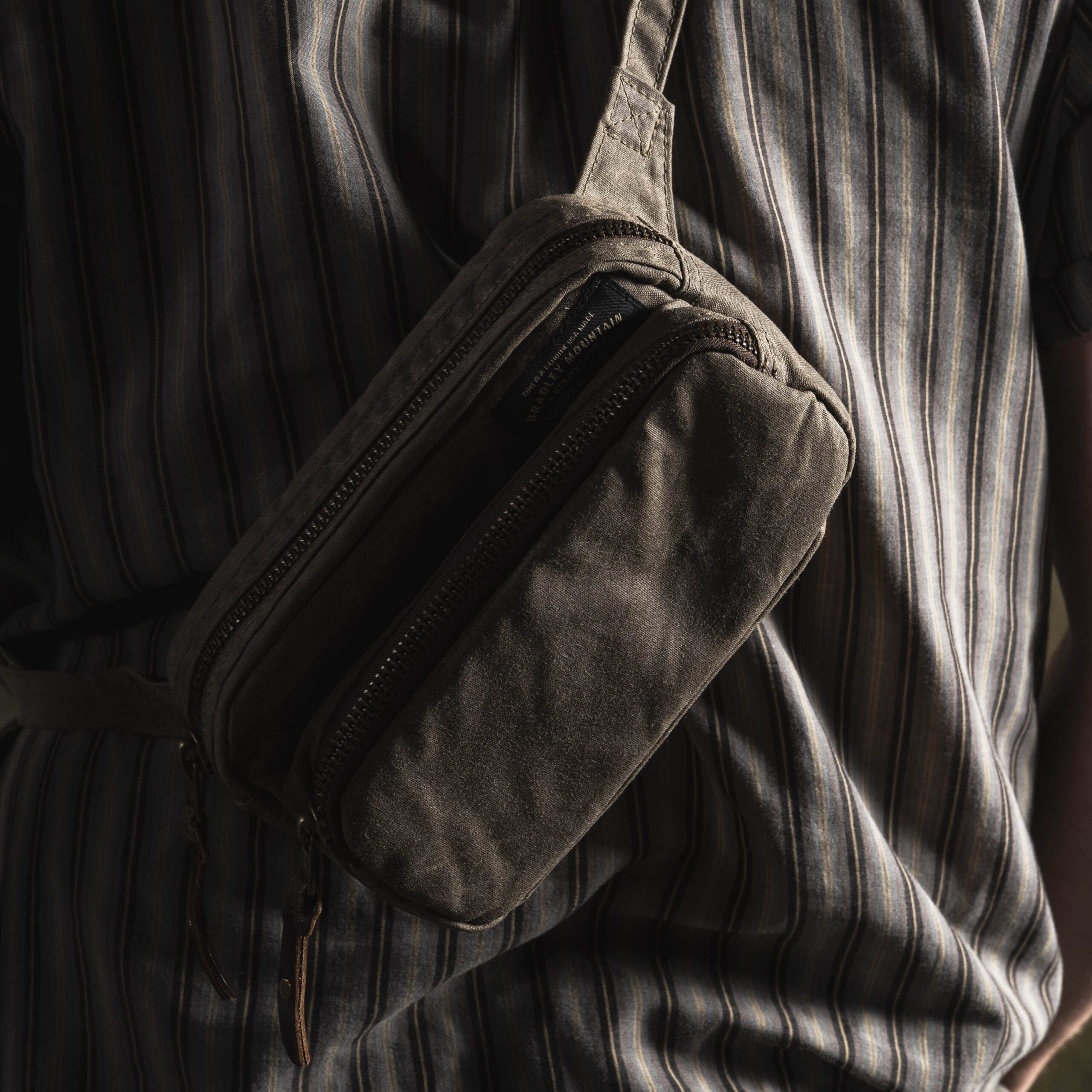 Pointer Crossbody Bag - Oak