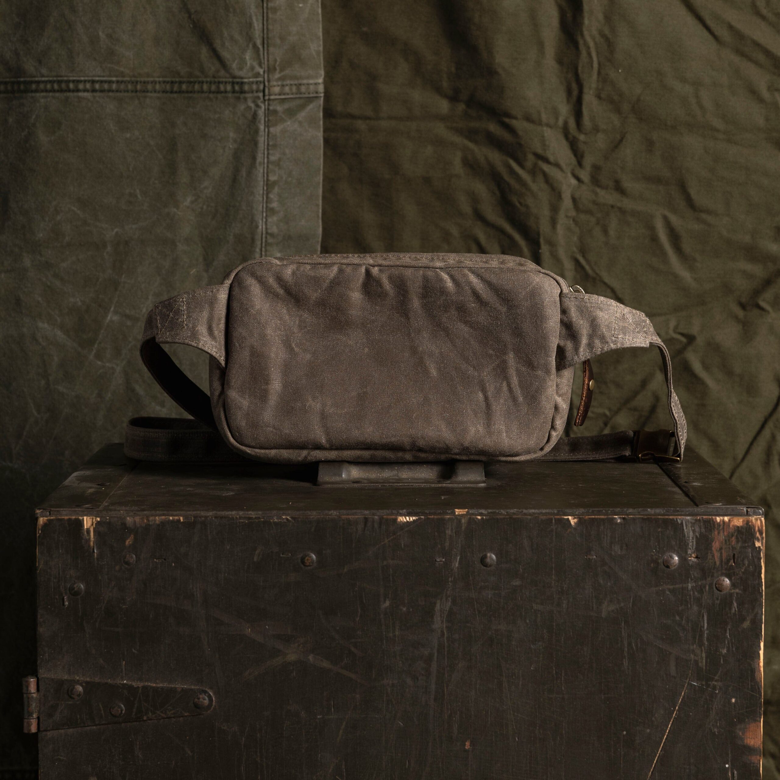 Pointer Crossbody Bag - Oak