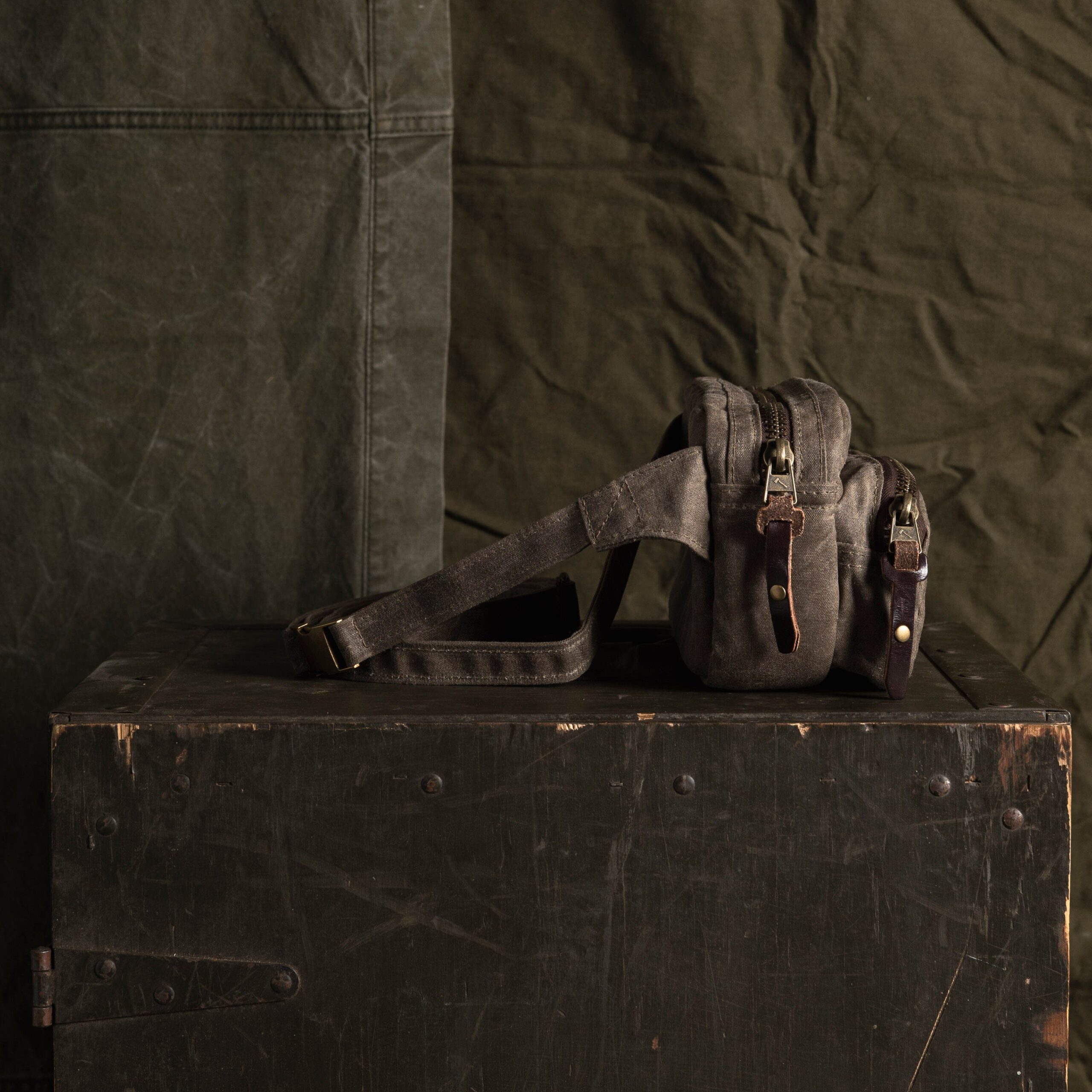 Pointer Crossbody Bag - Oak