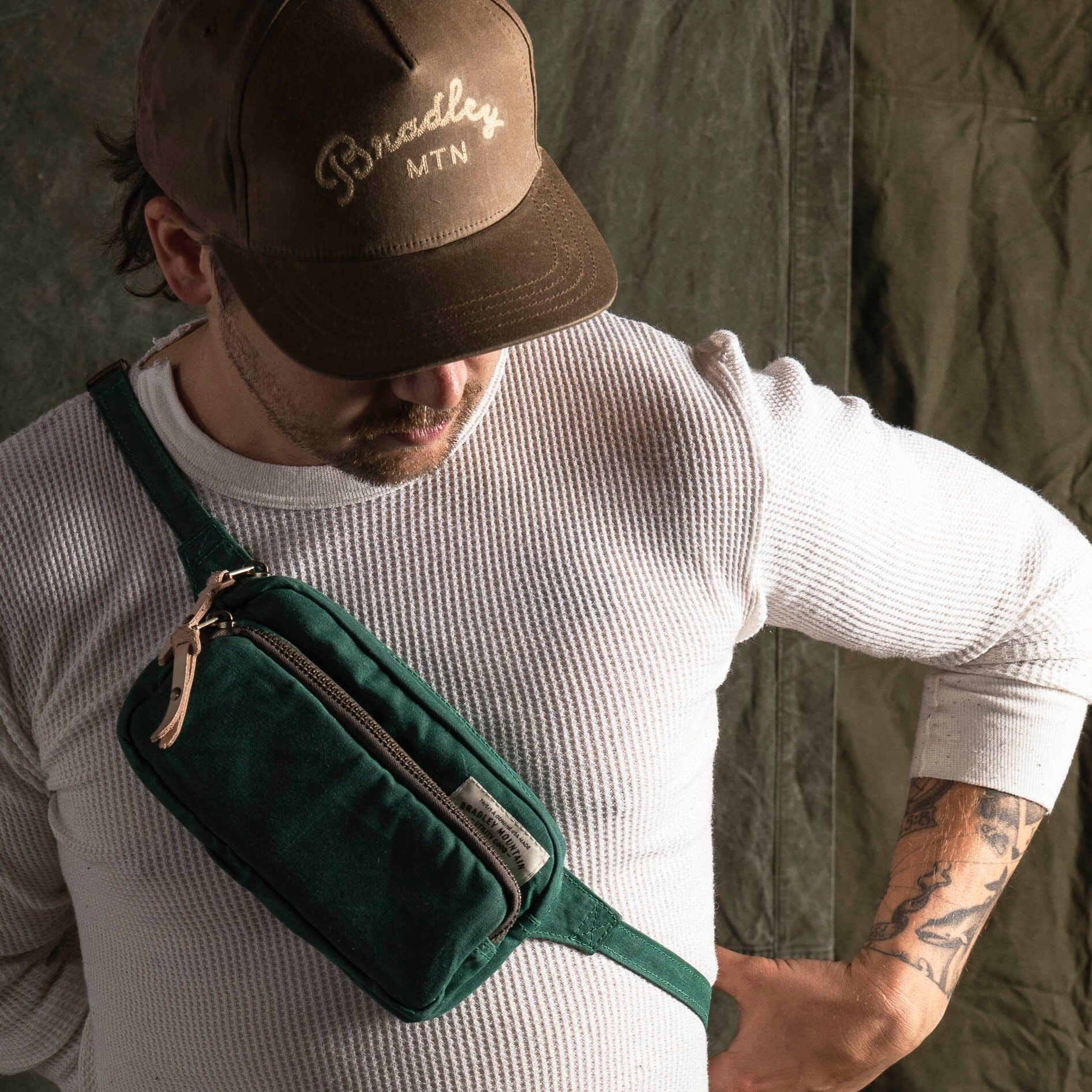 Pointer Crossbody Bag - Emerald Green