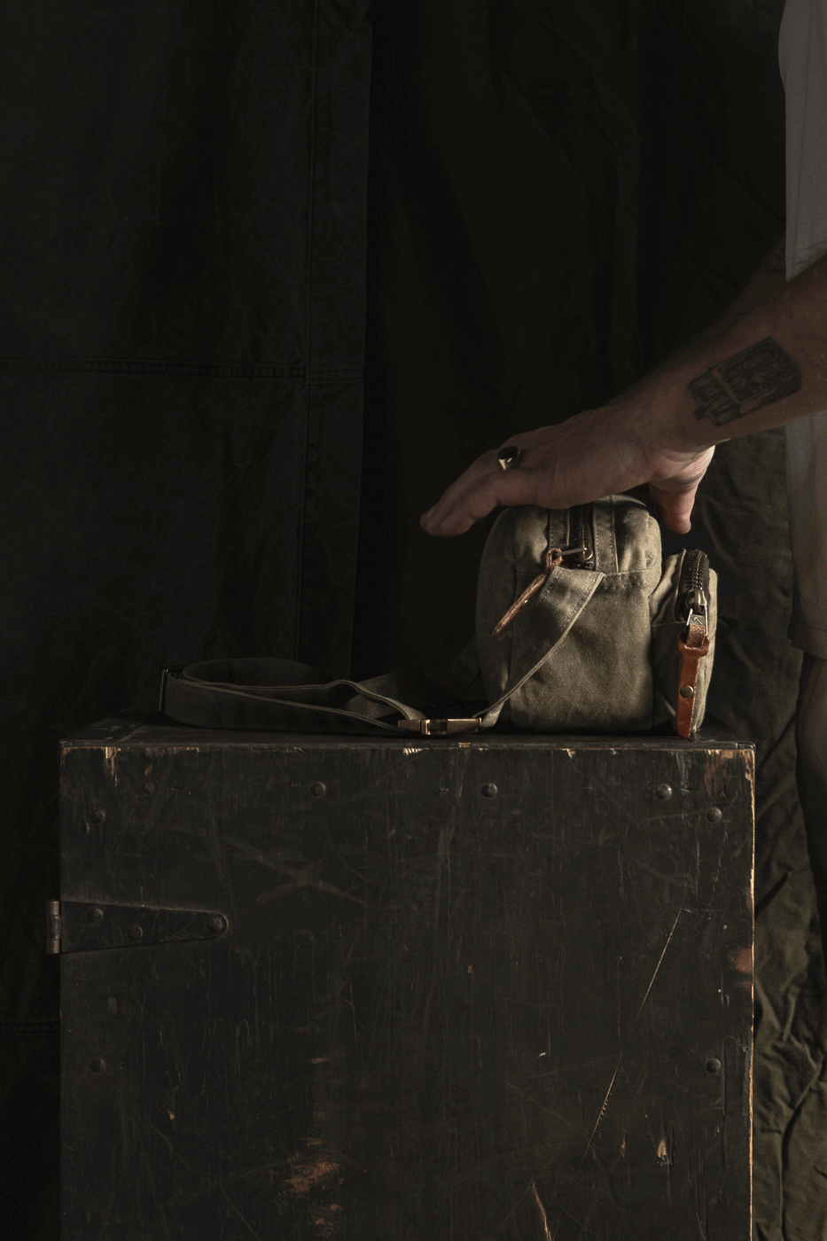 Pointer Crossbody Bag - Field Tan